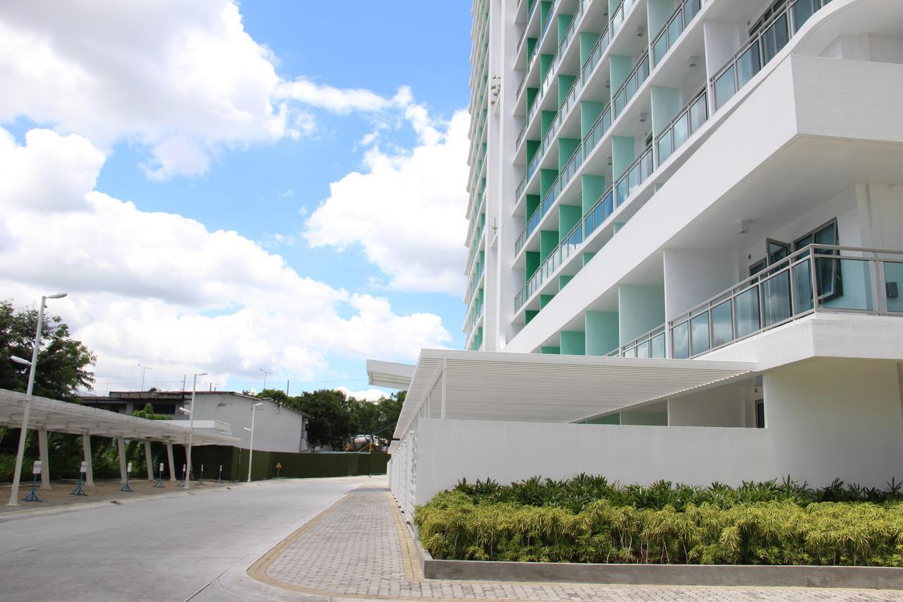 Azure Tropical Paradise Manila Dış mekan fotoğraf